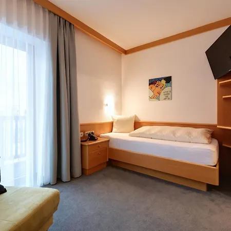 Kirchplatz 장크트안톤암아를베르크